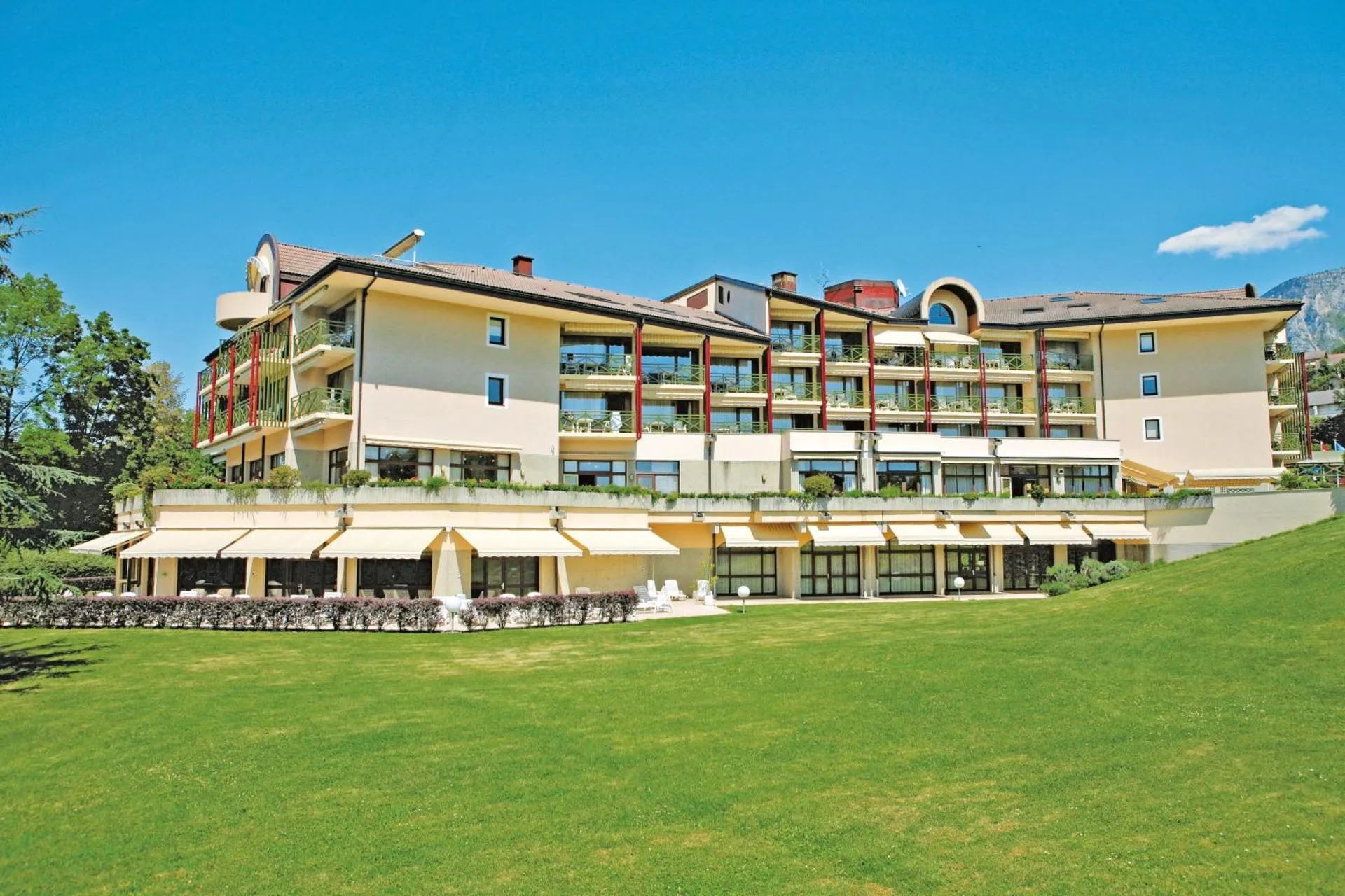 Dog Friendly Hotel $Aix-les-Bains - $Hotel *** & Spa Vacances Bleues Villa Marlioz