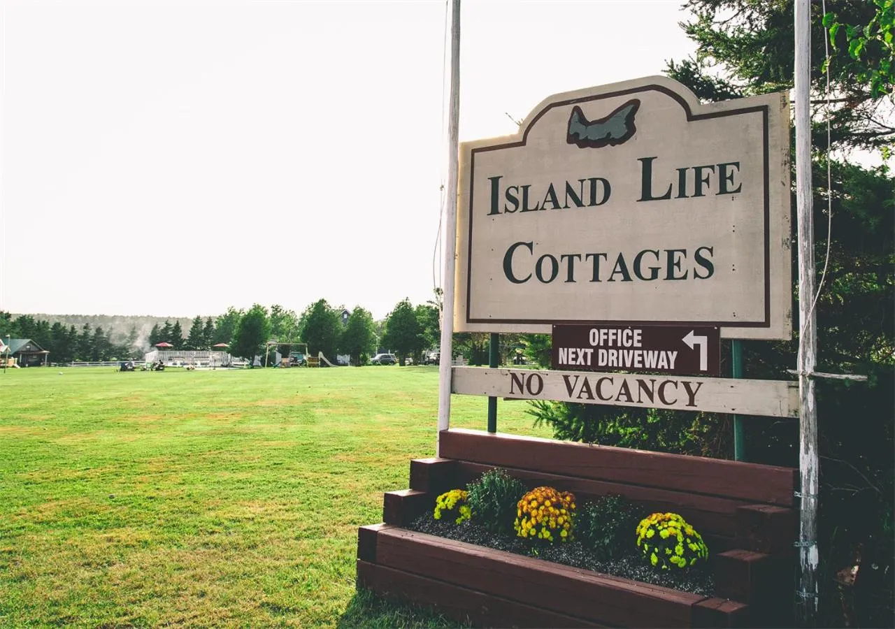 Dog Friendly Hotel $Brackley Beach - $Island Life Cottages