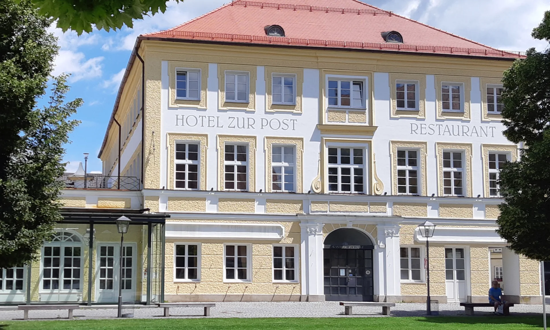 Hotel Zur Post Altötting, a dog friendly hotel in Altötting