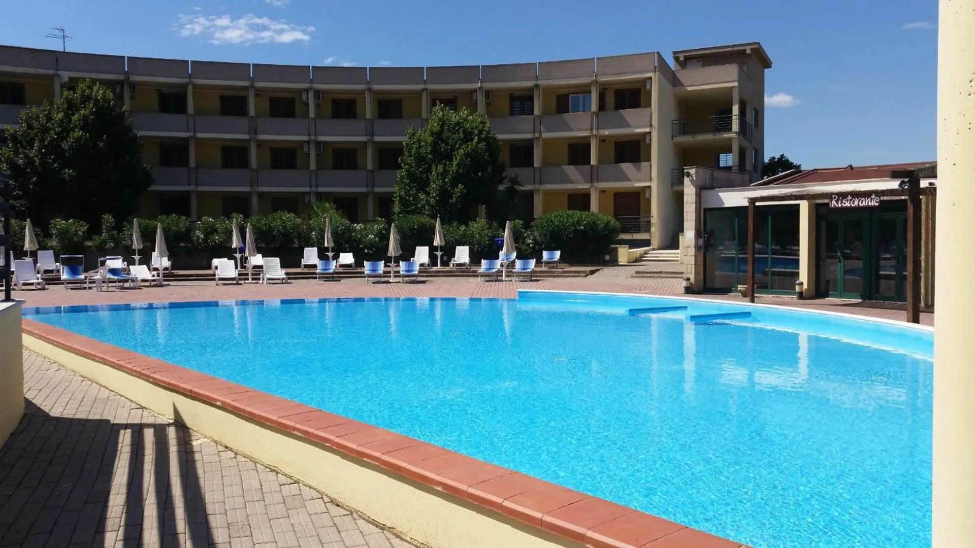 Dog Friendly Hotel $Metaponto - $META HOTEL
