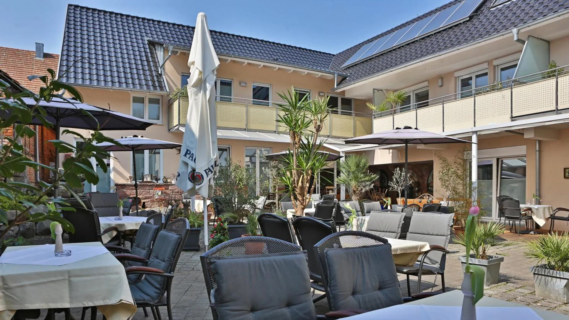 Dog Friendly Hotel $Kippenheim - $Burgers Hotel