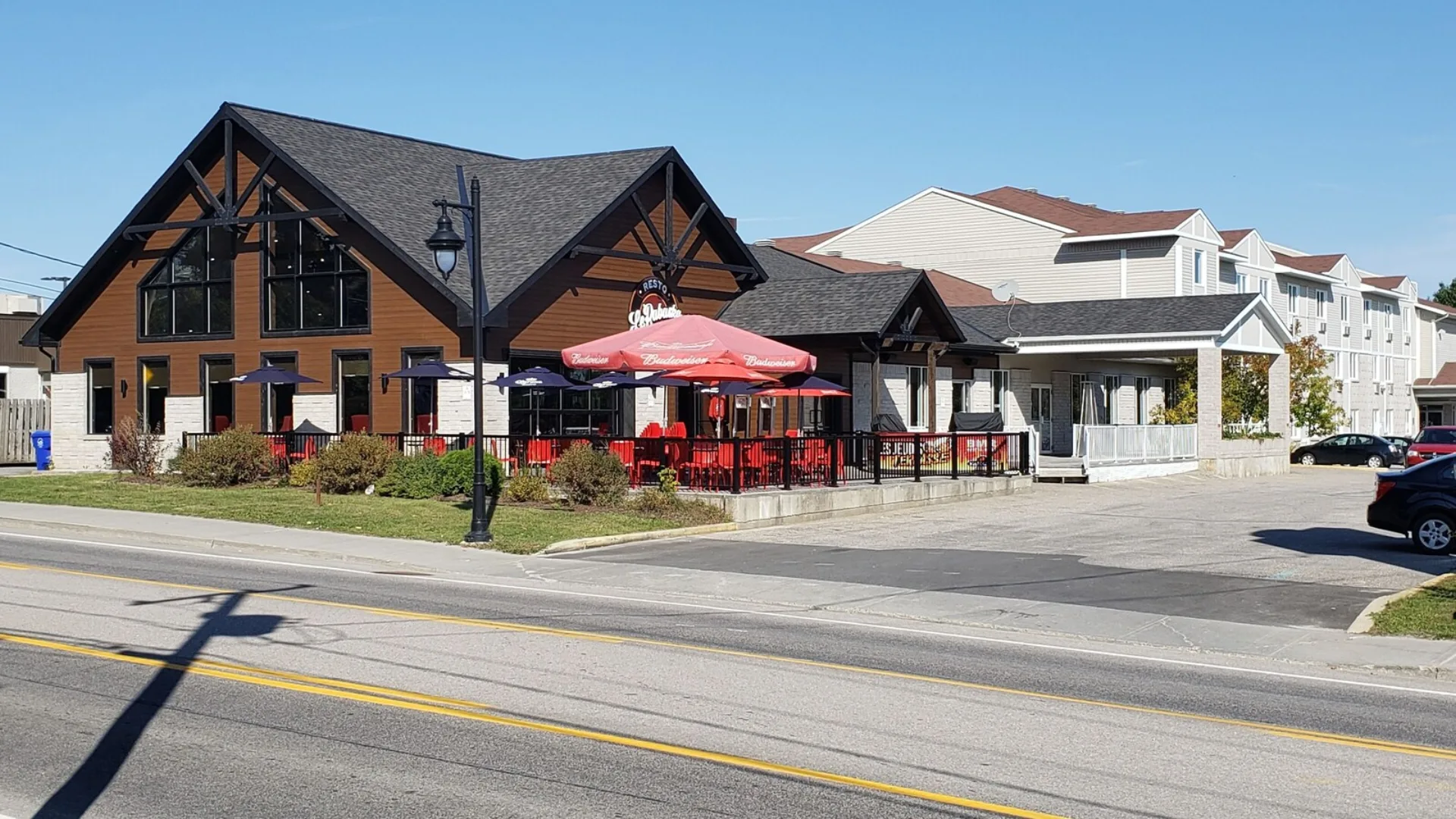 Auberge du Draveur, a dog friendly hotel in Maniwaki