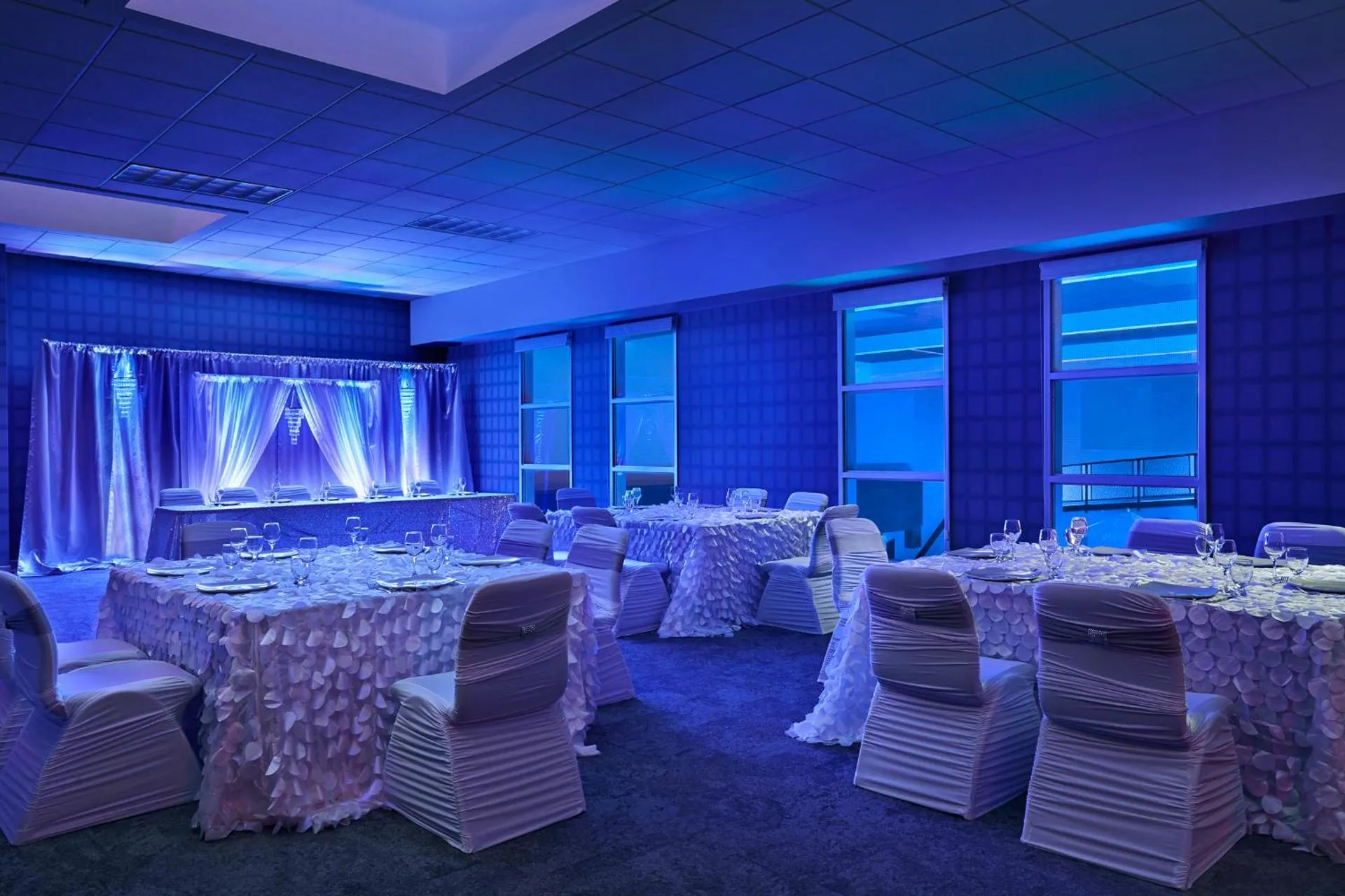 Aloft Hotel Calgary University interior