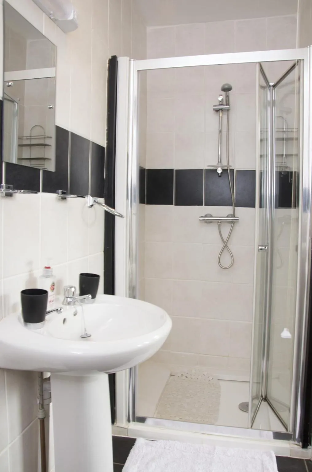 Dog Friendly Bed and breakfast $Bridlington - $Pretoria Guest House