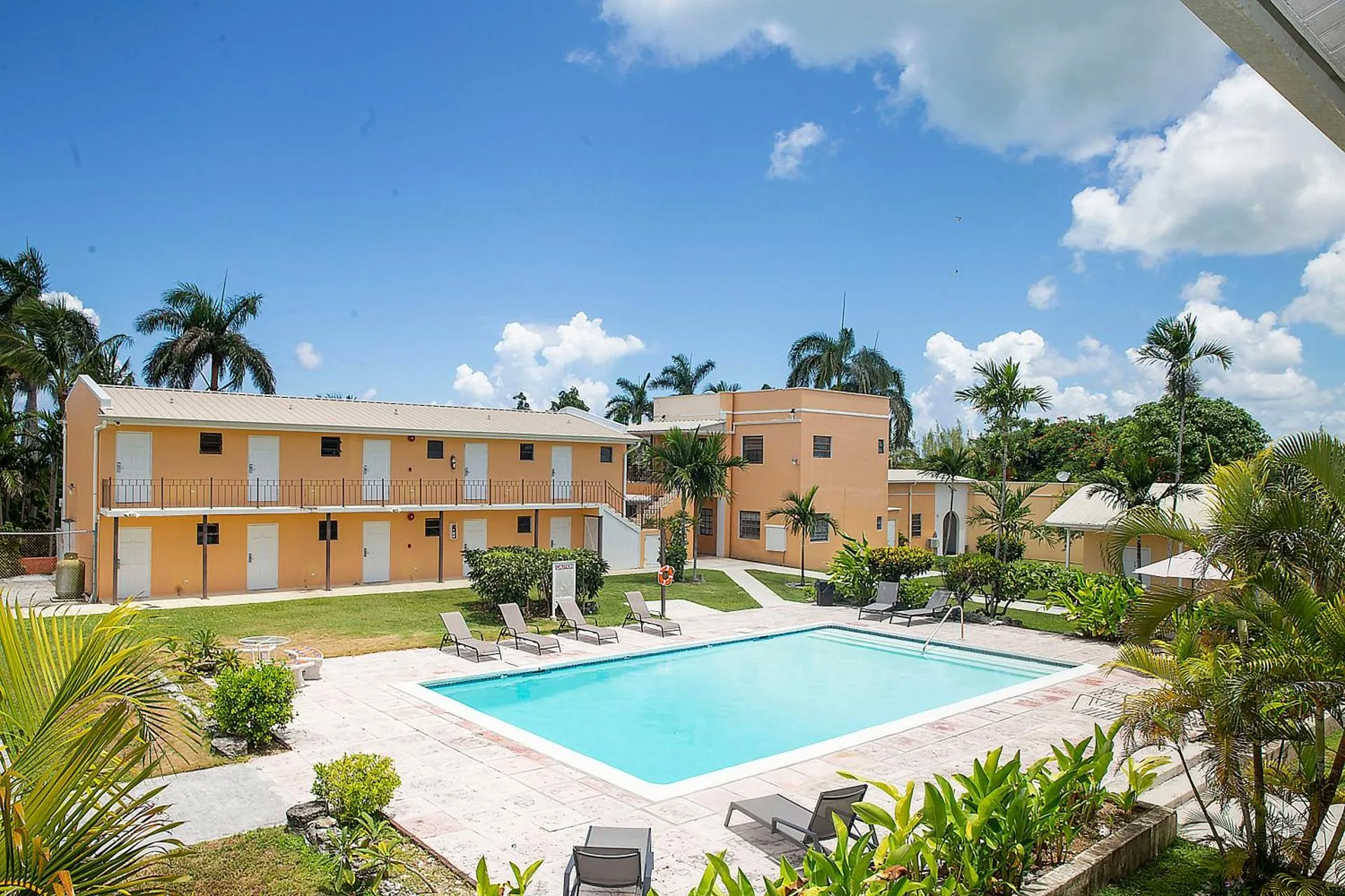Dog Friendly Inn $Nassau - $Orange Hill Beach Inn