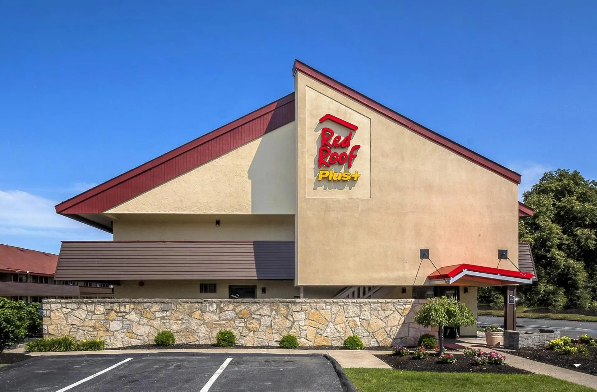 Dog Friendly Hotel $Framingham - $Red Roof Inn PLUS + Boston - Framingham