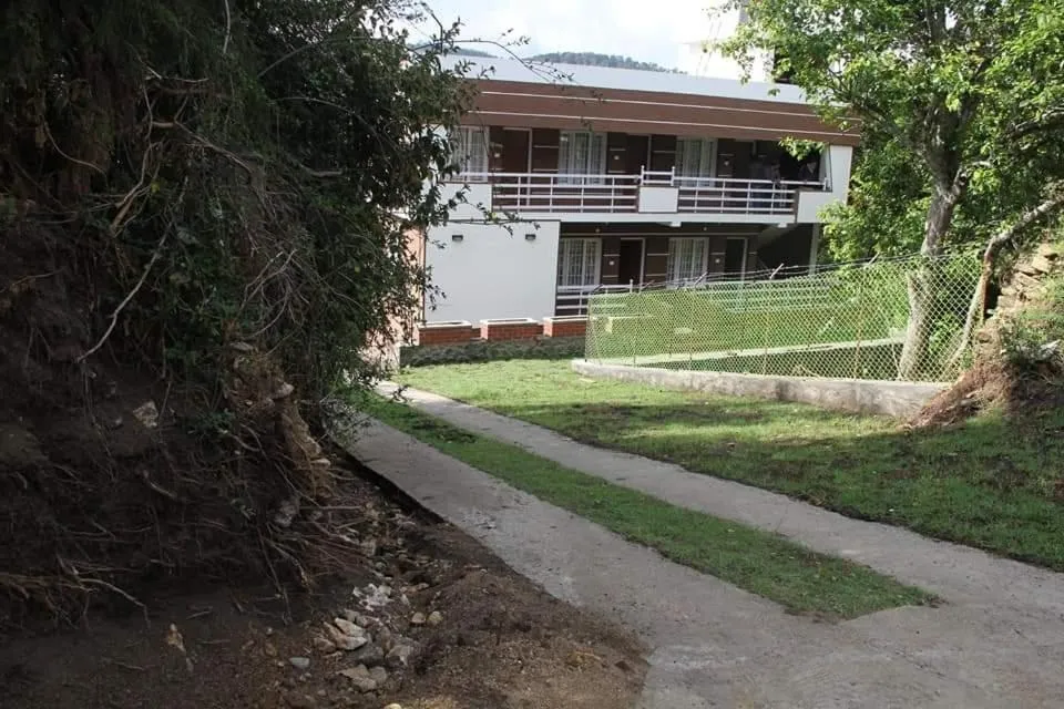 Jungle Retreat 5 bedroom apartment