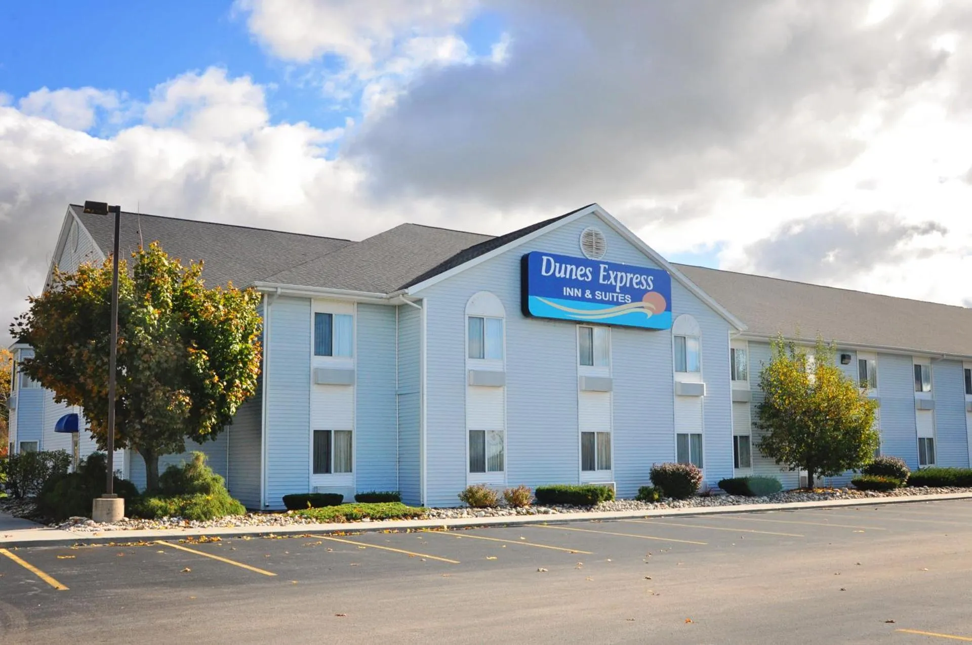 Dog Friendly Hotel $Hart - $Dunes Express Inn and Suites