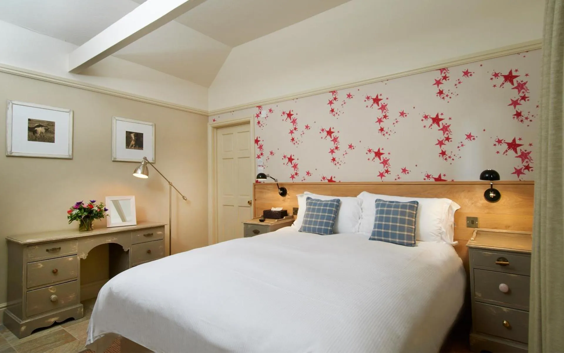 Dog Friendly Inn $Farnham - $The Museum Inn