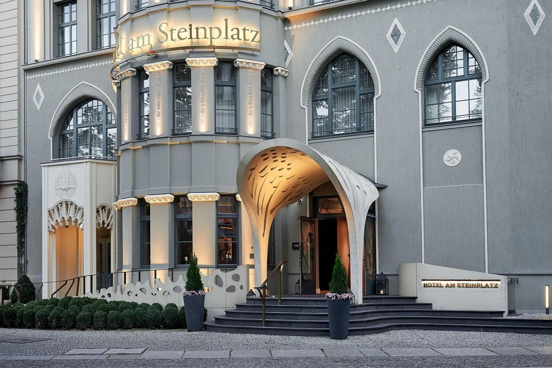 Dog Friendly Hotel $Berlin - $Hotel am Steinplatz, Autograph Collection