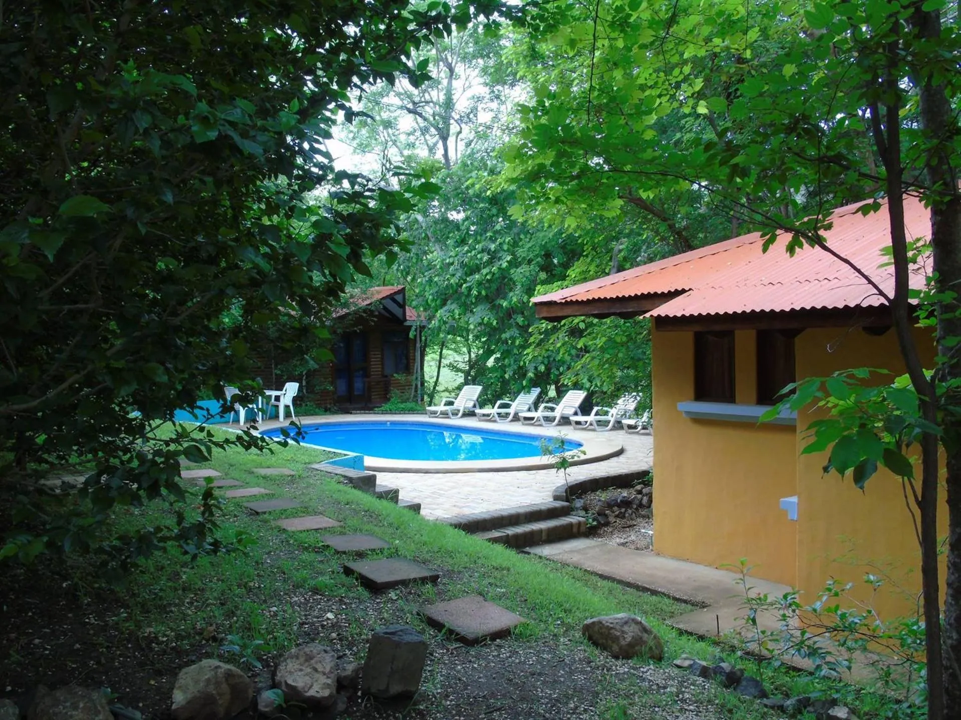 Dog Friendly Hotel $Playa Avellana - $Hotel Cabinas La Playa
