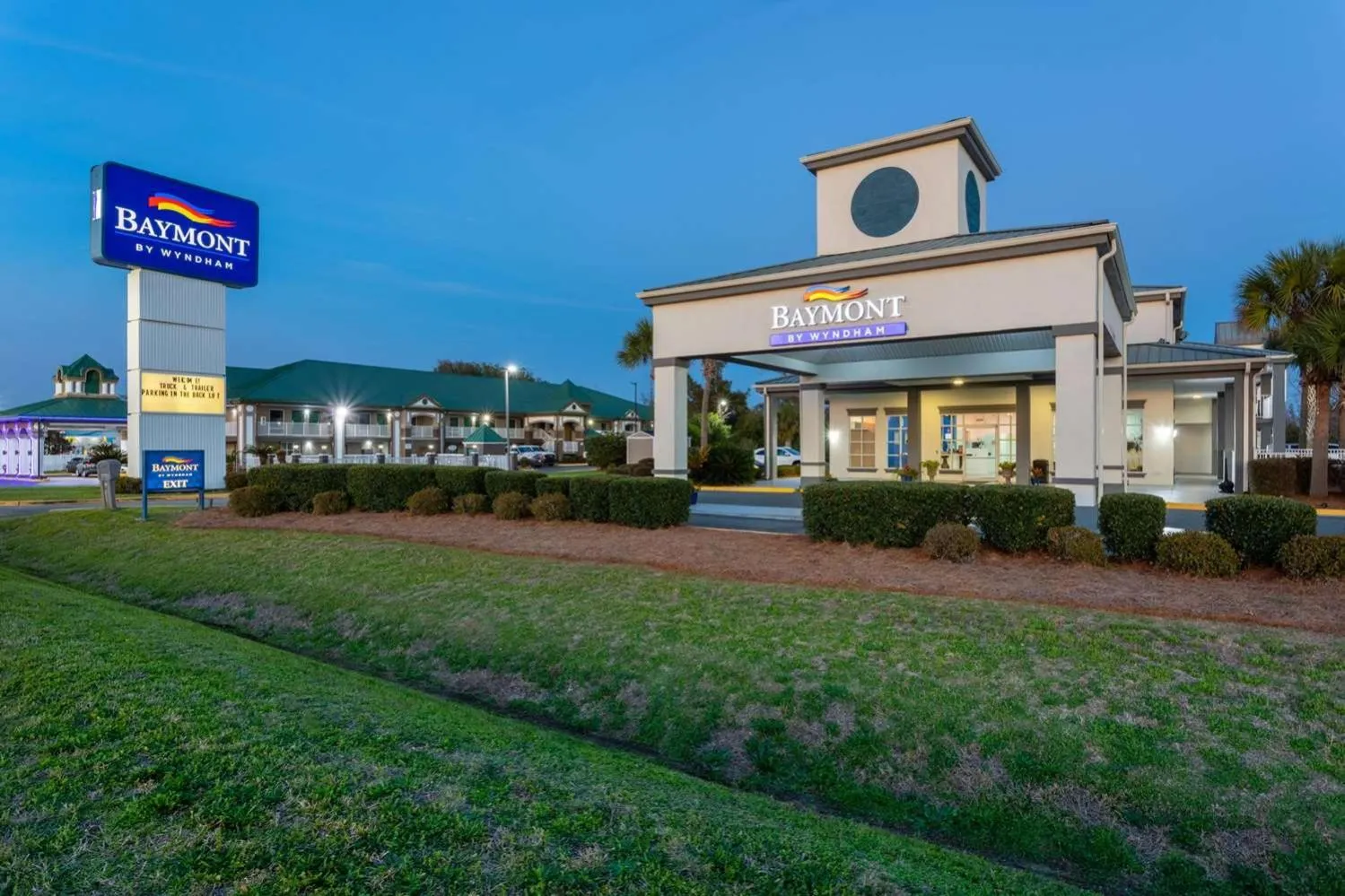Dog Friendly Hotel $Marianna - $Baymont by Wyndham Marianna