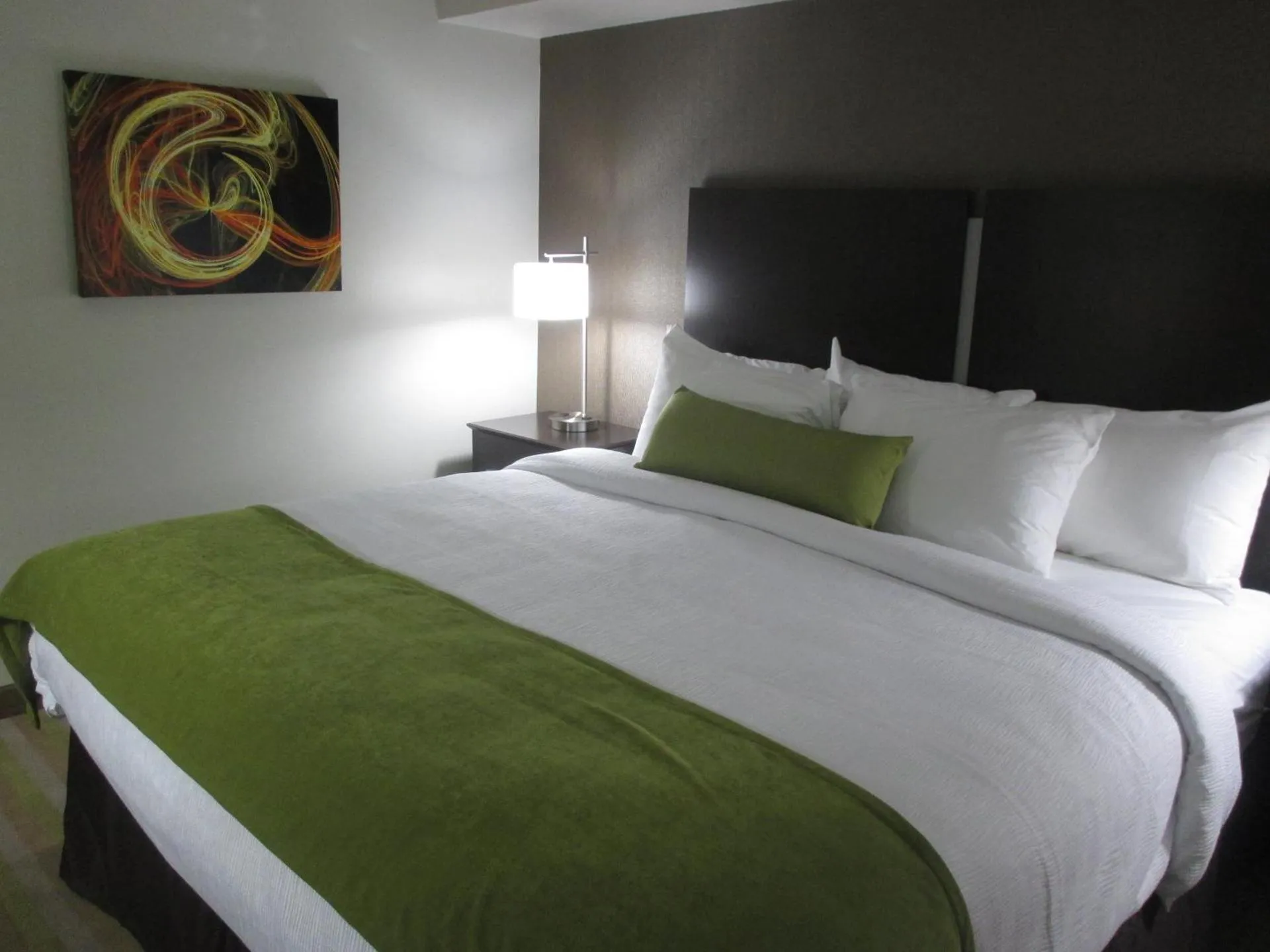 Dog Friendly Hotel $Grand Forks - $Best Western Harvest Inn & Suites