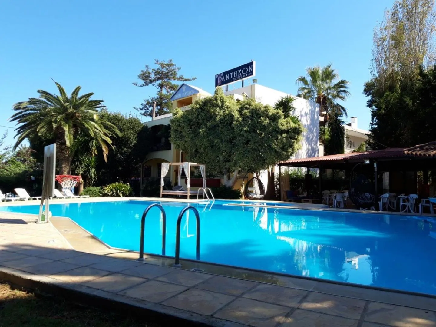 Pantheon Hotel