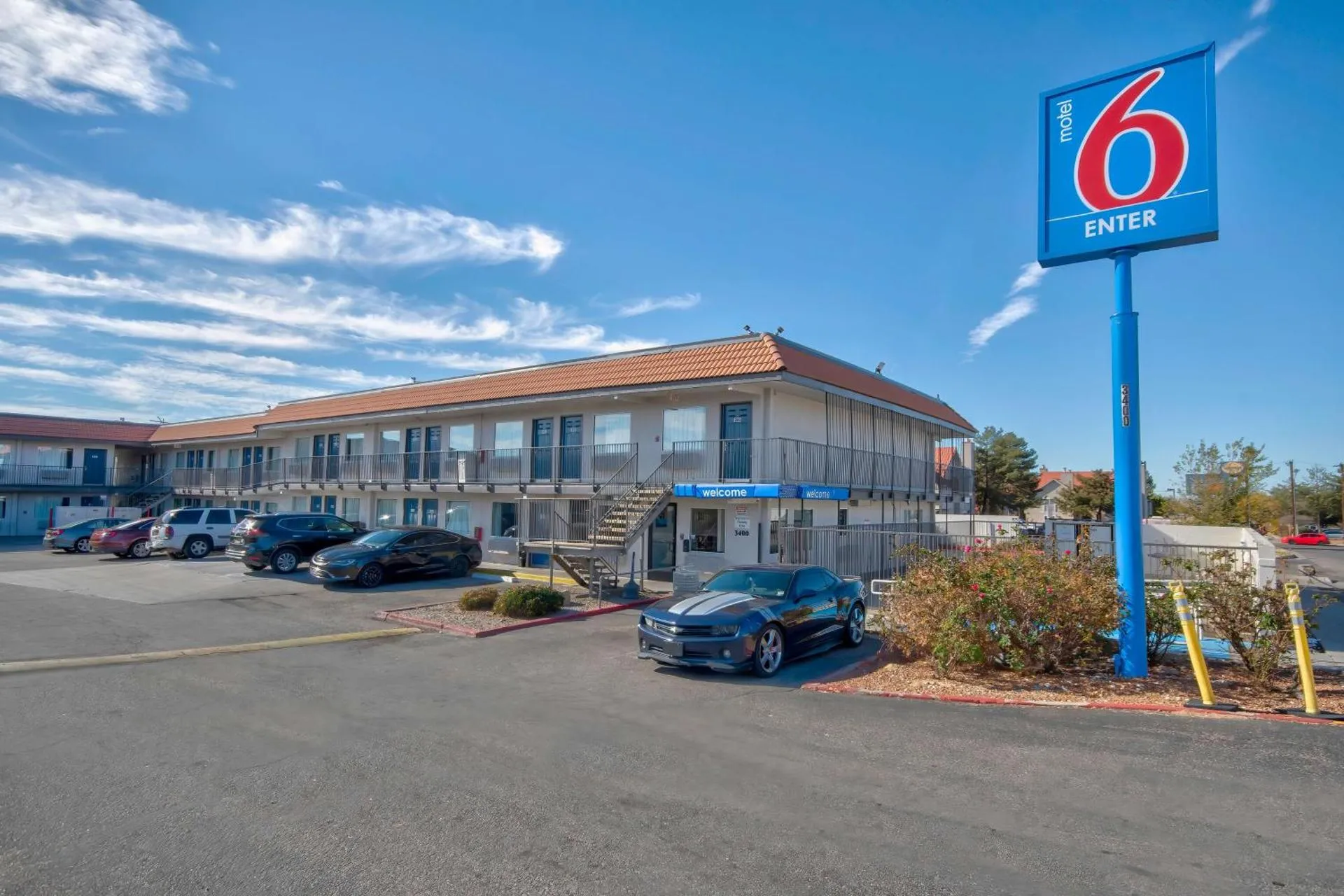 Dog Friendly Hotel $Albuquerque - $Motel 6-Albuquerque, NM - Carlisle