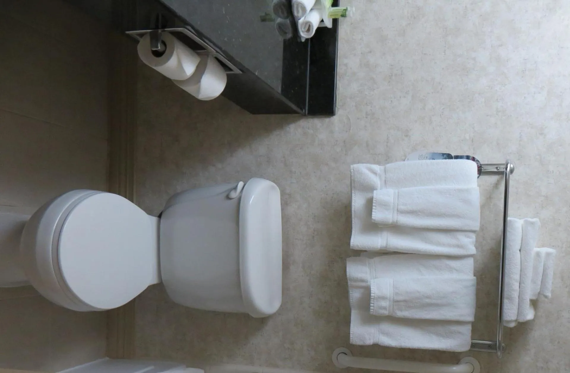 Holiday Inn Express Hotel & Suites Terre Haute, an IHG Hotel