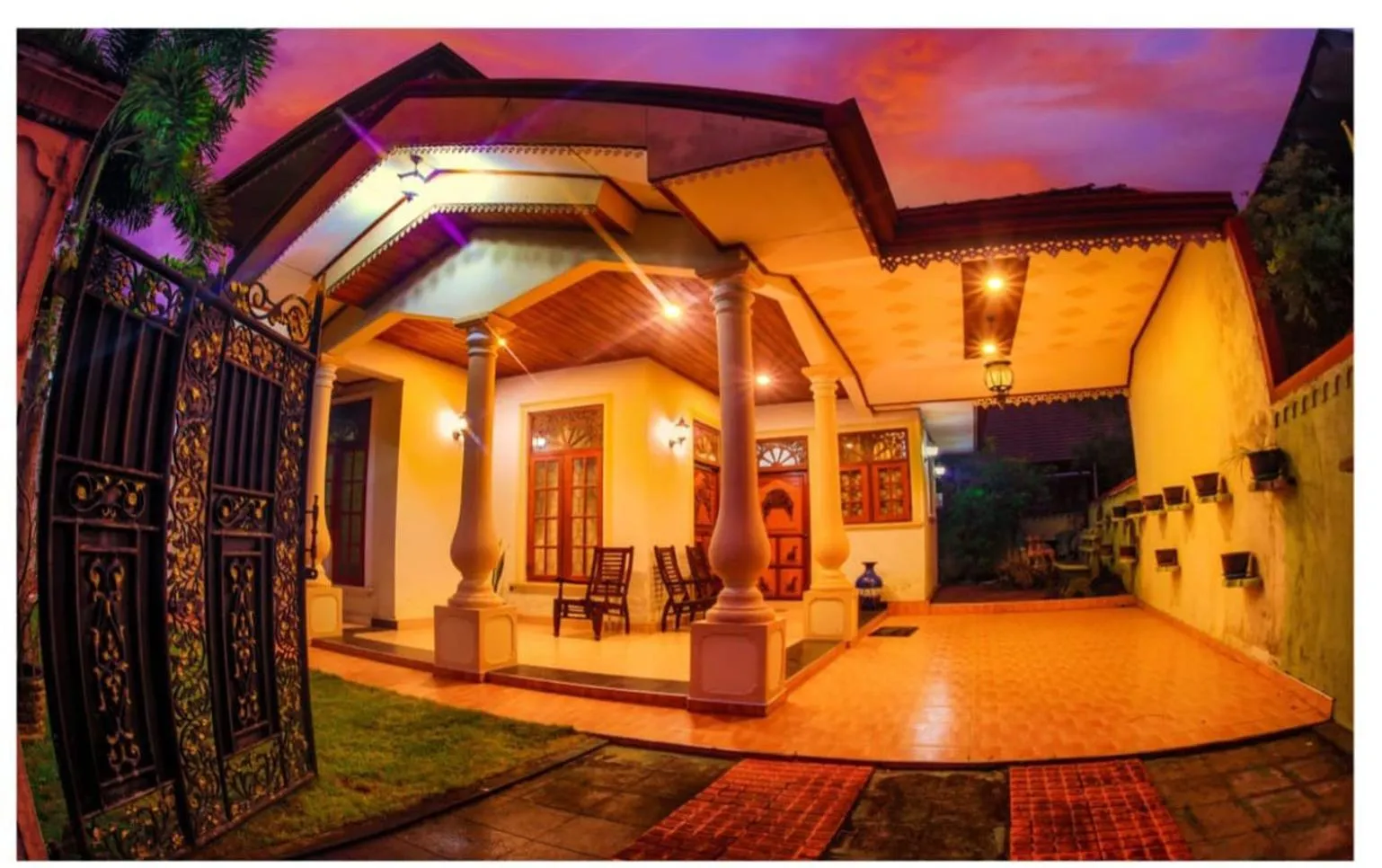 Ayubowan Holiday Inn