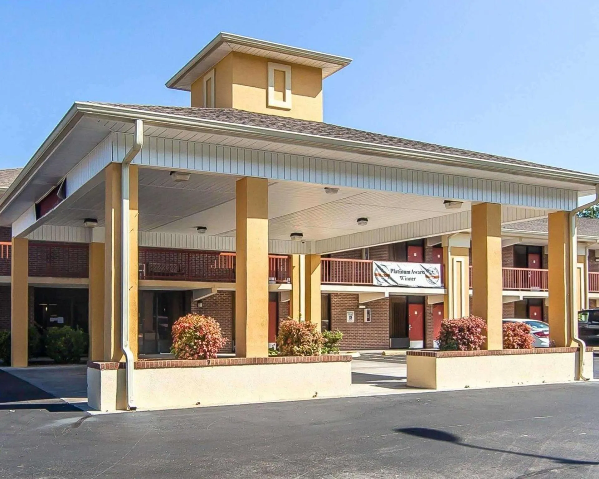 Dog Friendly Hotel $Sweetwater - $Quality Inn West - Sweetwater