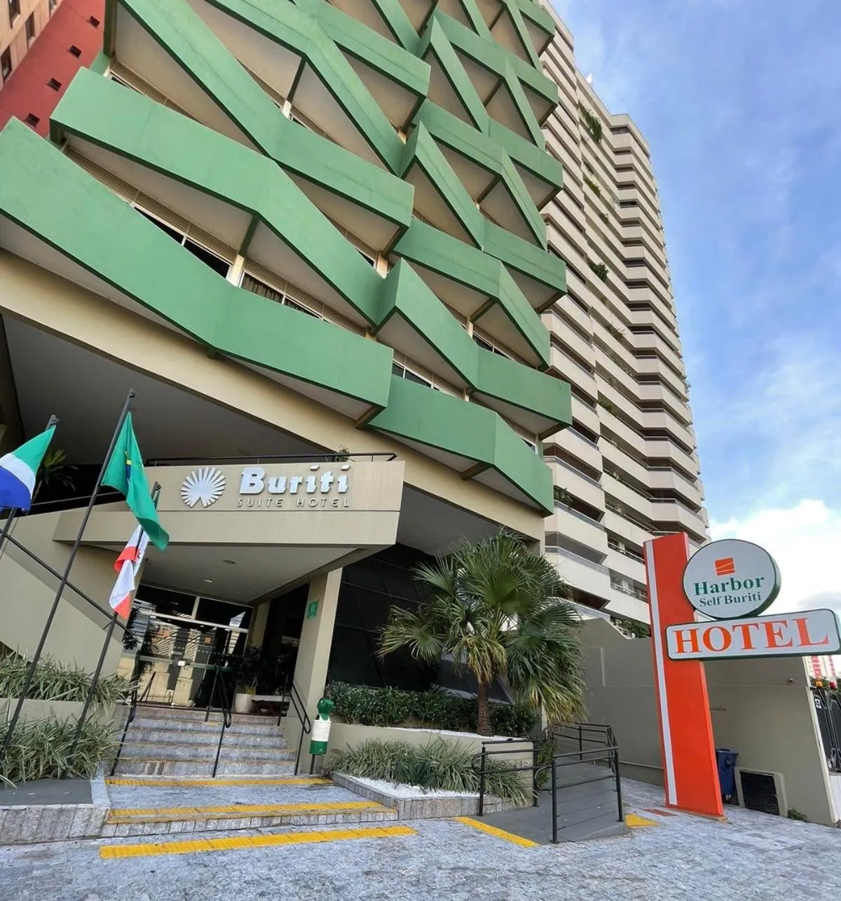 Harbor Self Buriti Hotel