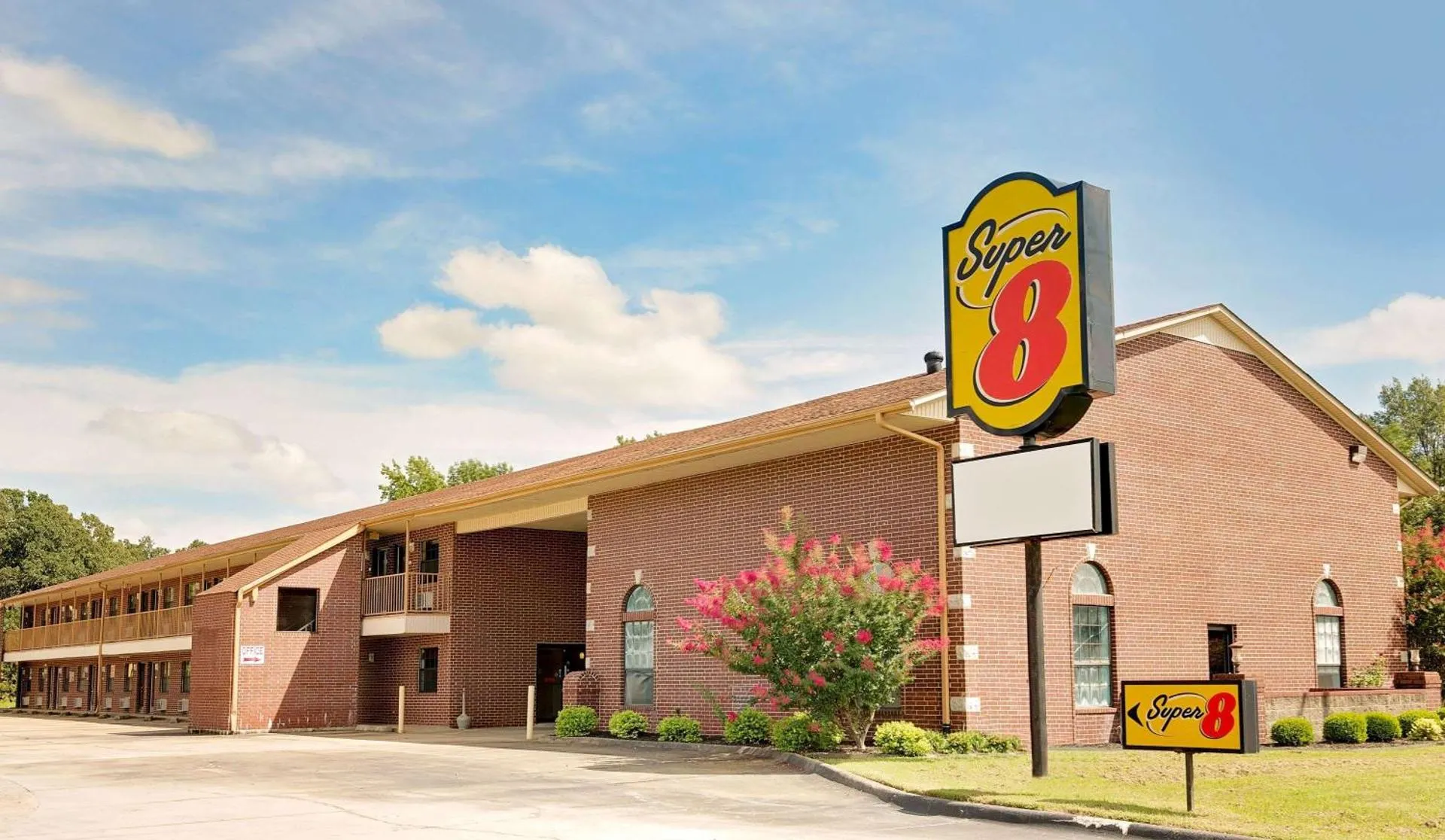 Dog Friendly Hotel $Hazen - $Super 8 by Wyndham Hazen