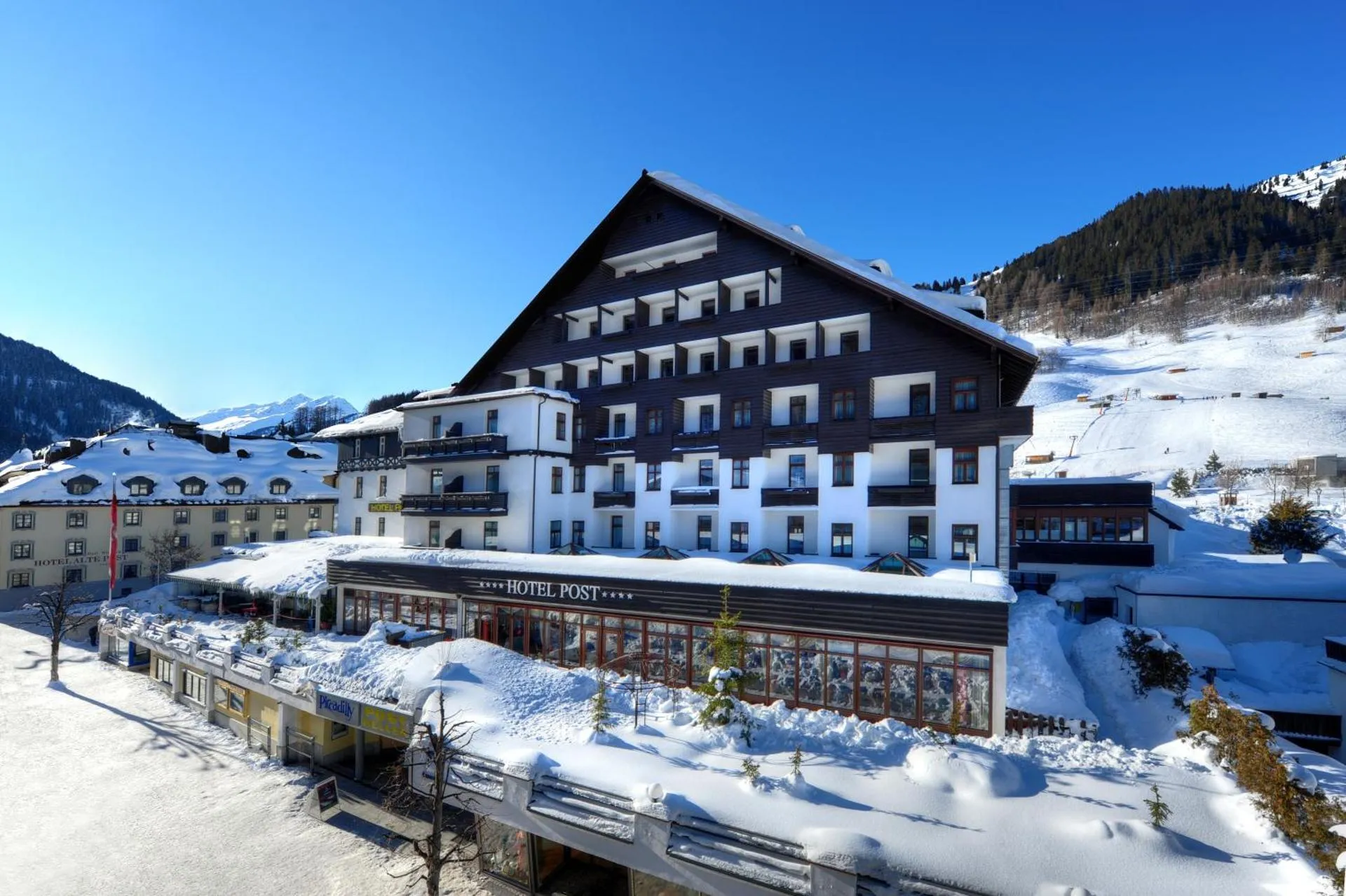 Dog Friendly Hotel $Sankt Anton am Arlberg - $Hotel Post