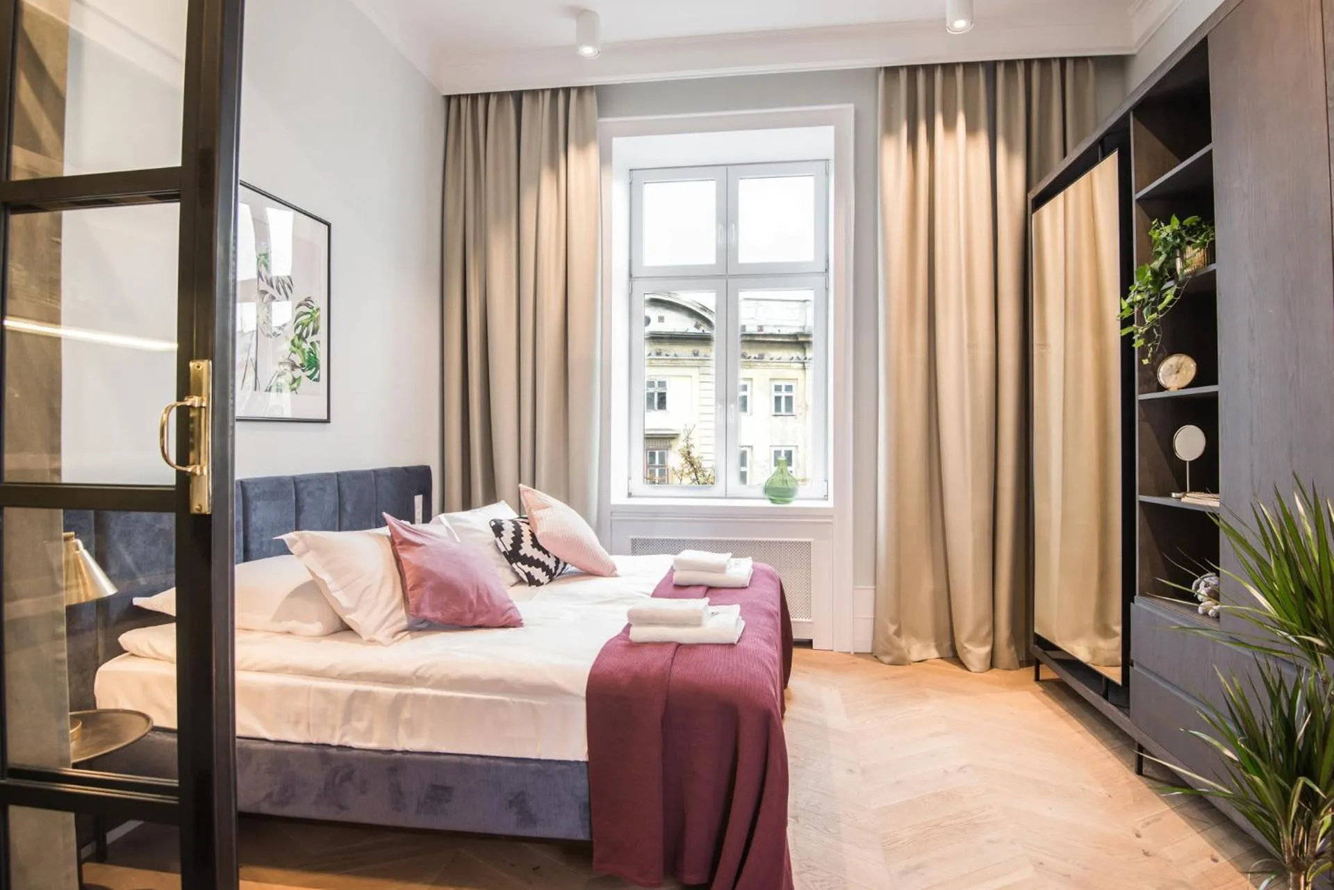 Dog Friendly Aparthotel $Kraków - $Stradom 15 Apartments