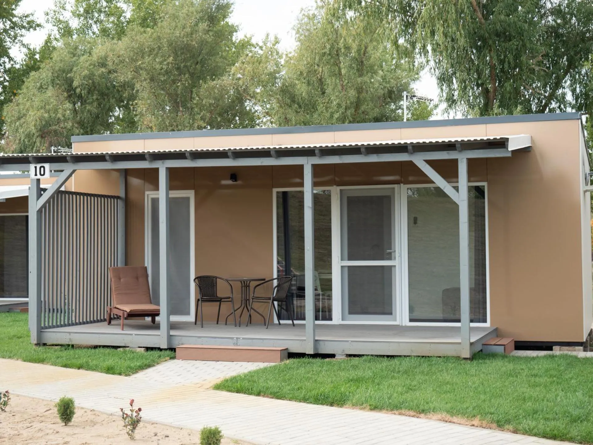 Dog Friendly Aparthotel $Kisköre - $Tisza-tó Apartmanpark Hotel