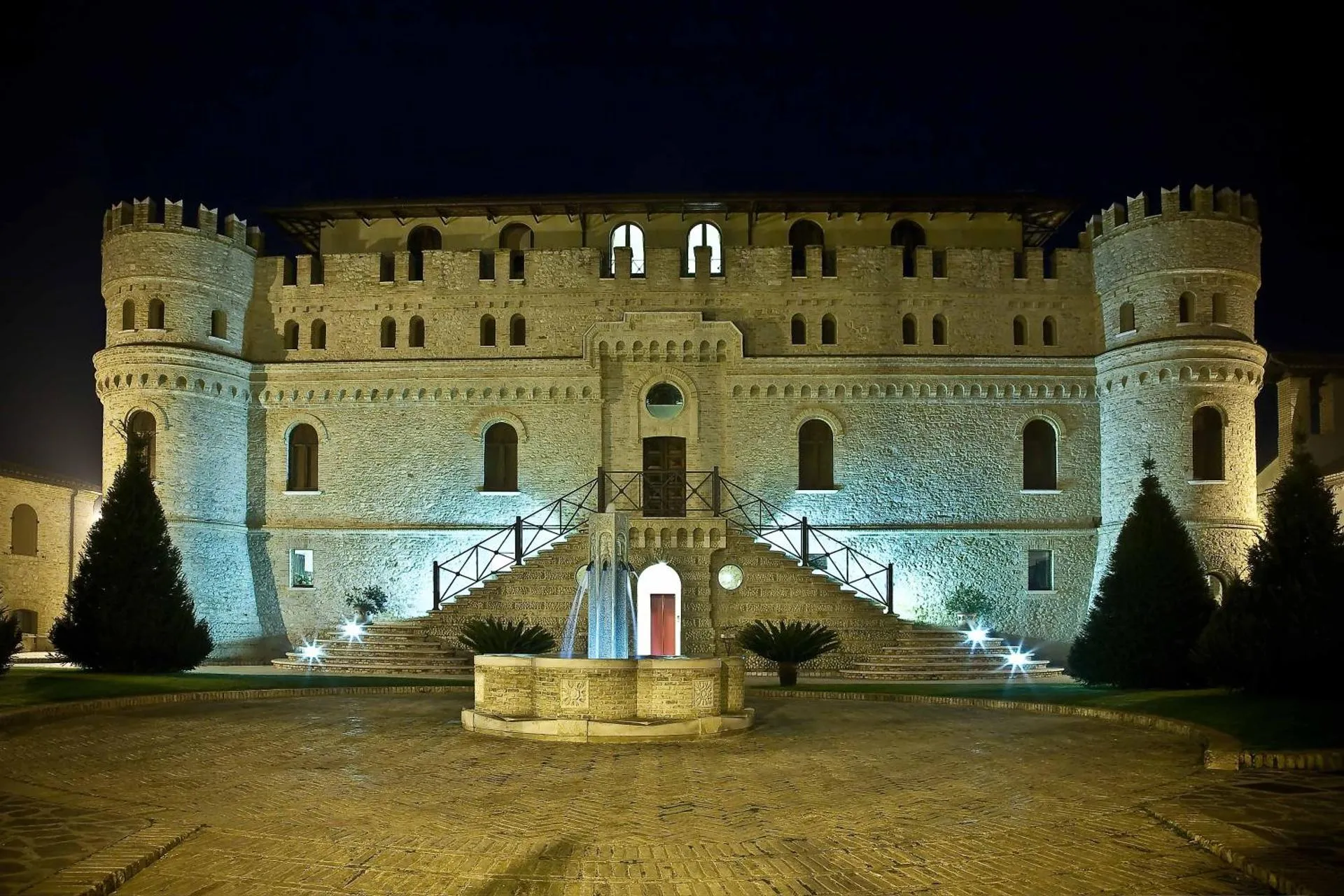 Dog Friendly Hotel $Mozzagrogna - $Hotel Castello di Septe