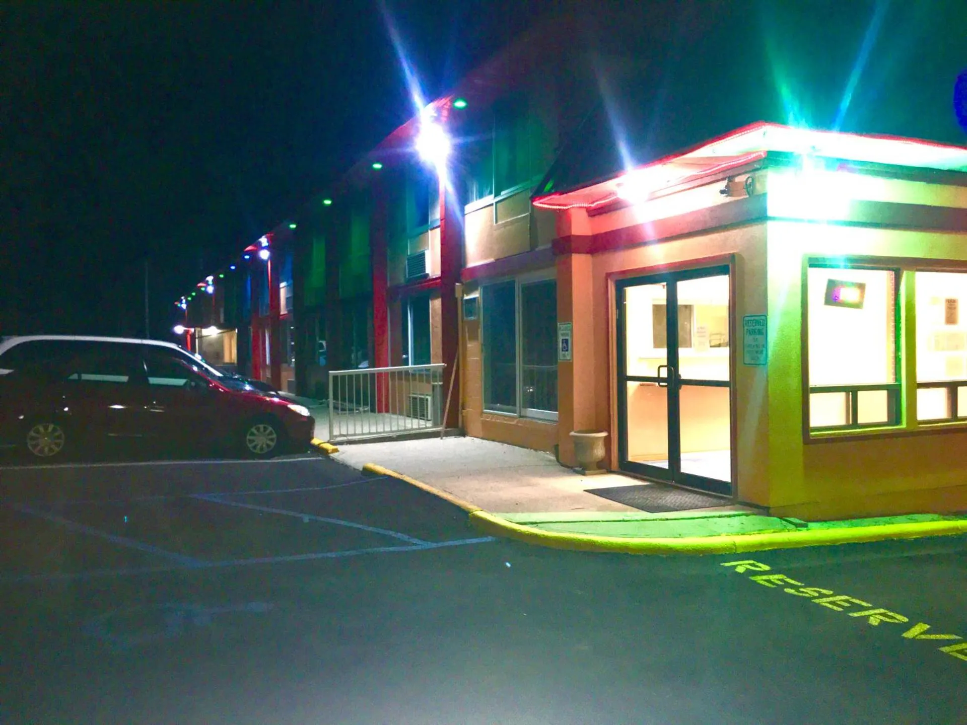 Red Carpet Inn & Suites