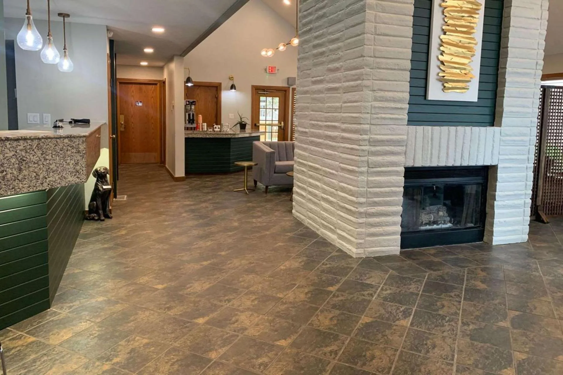 Arbor Suites at the Mall