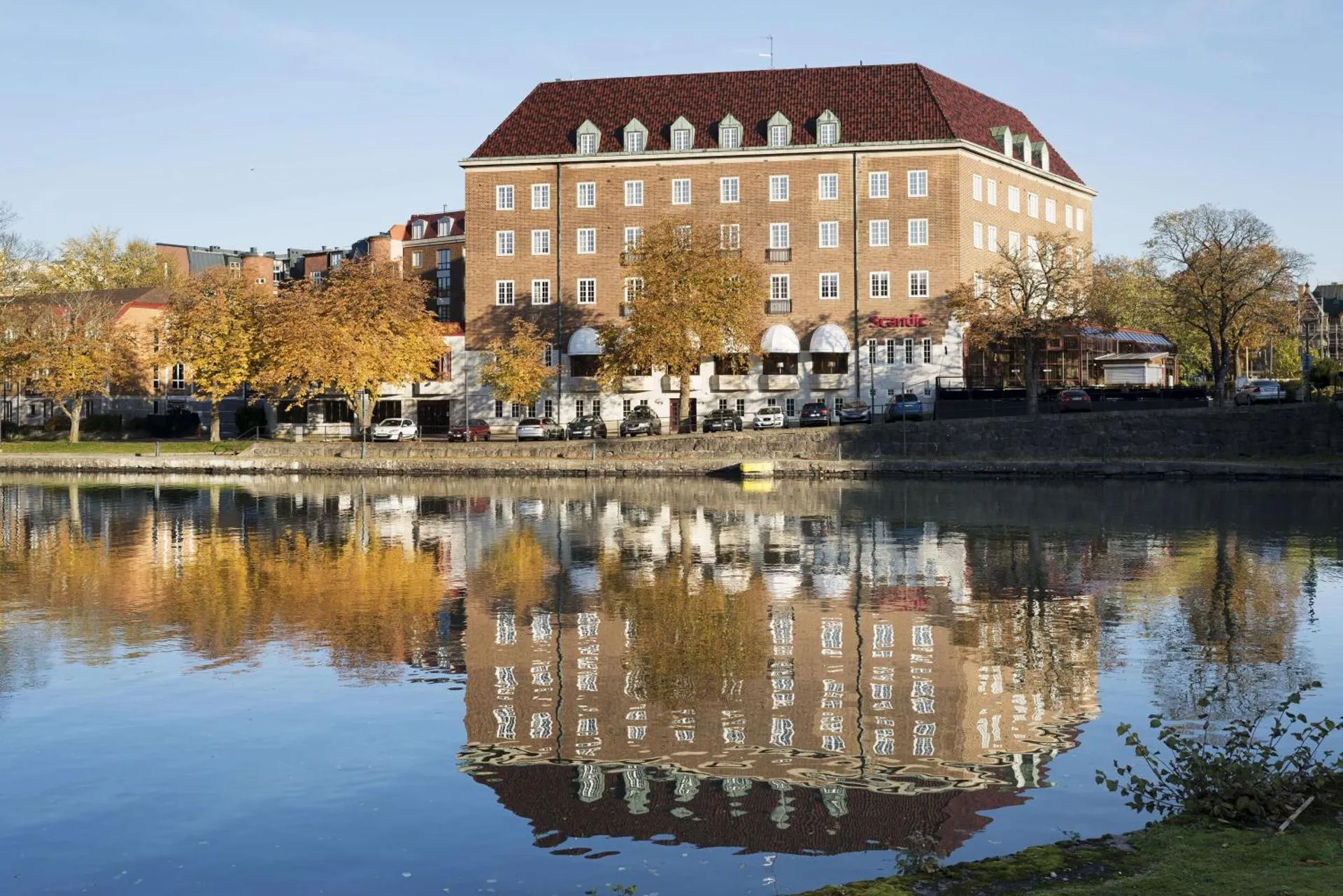 Dog Friendly Hotel $Trollhättan - $Scandic Swania