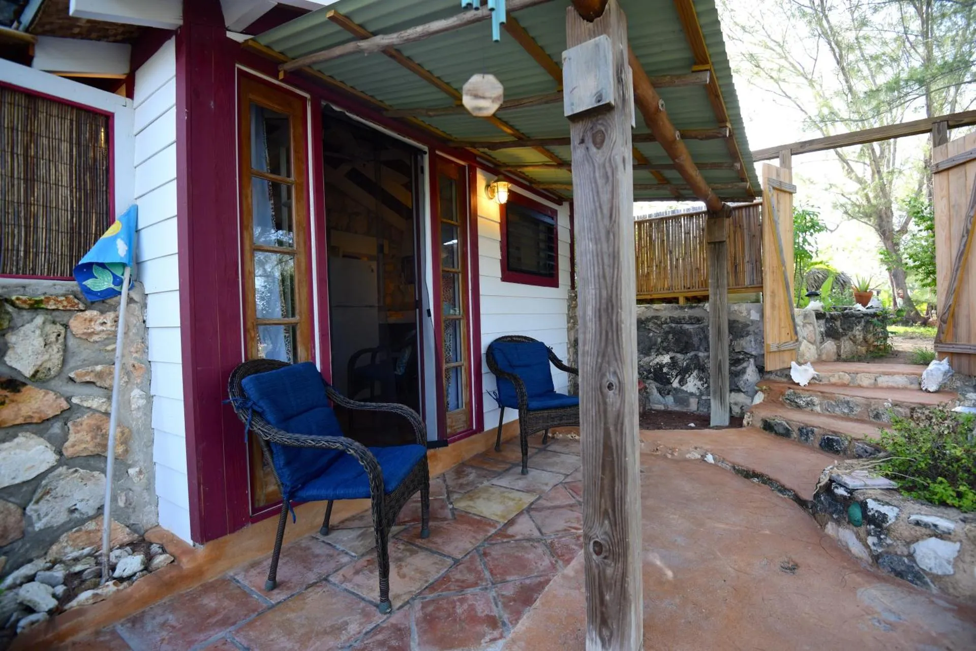 Dog Friendly Resort $Rokerʼs - $Pigeon Cay Beach Club