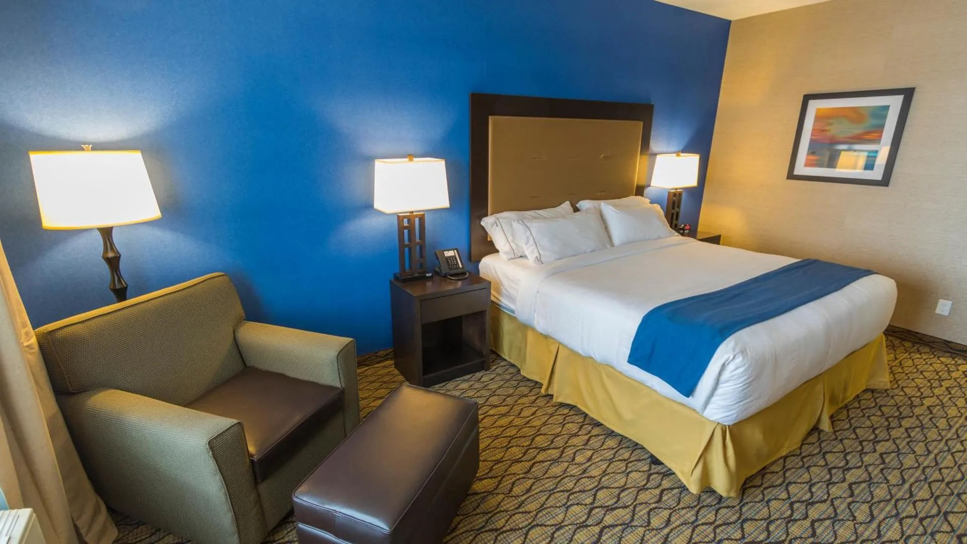 Dog Friendly Hotel $Thunder Bay - $Holiday Inn Express Thunder Bay, an IHG Hotel