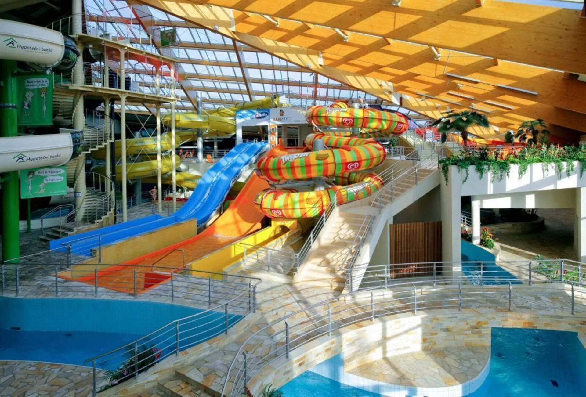 Aquapalace Hotel Prague, a dog friendly hotel in Čestlice