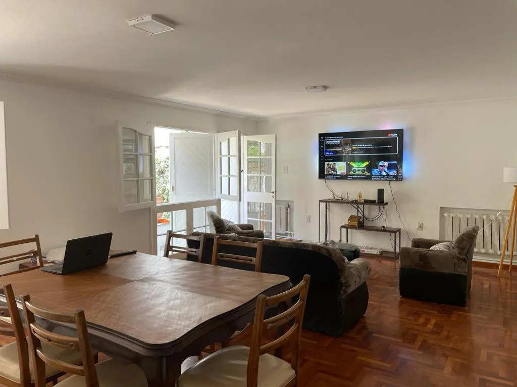 2 Habitaciones con baño privado en casa espectacular.