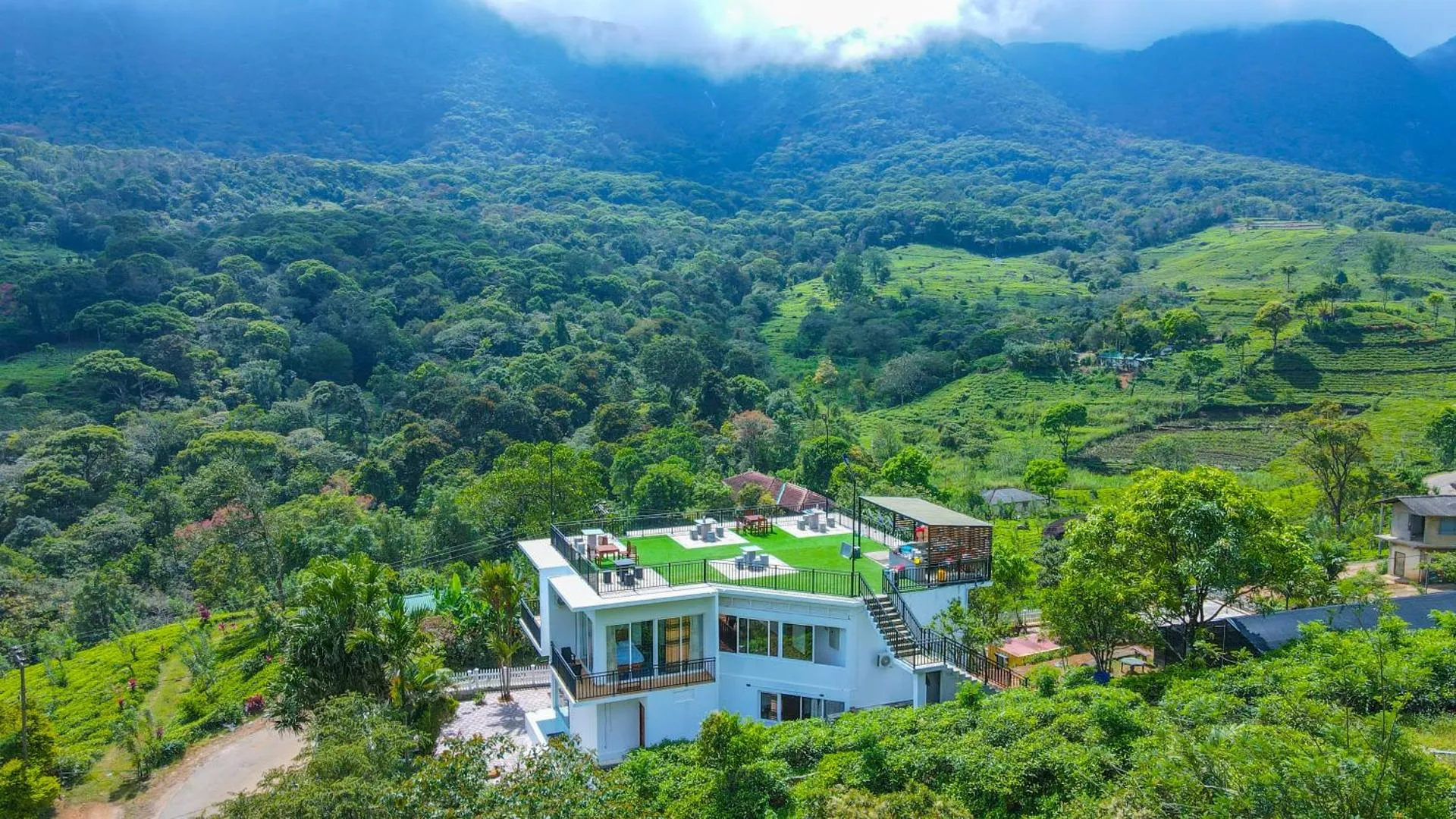 Sinharaja Tea Garden Hotel