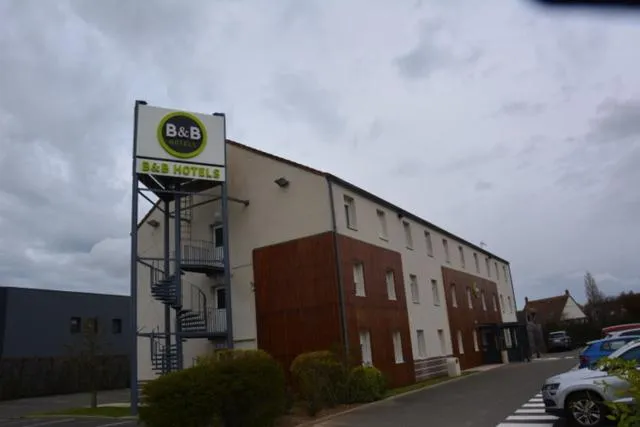Dog Friendly Hotel $Friville-Escarbotin - $B&B HOTEL Le Tréport Friville