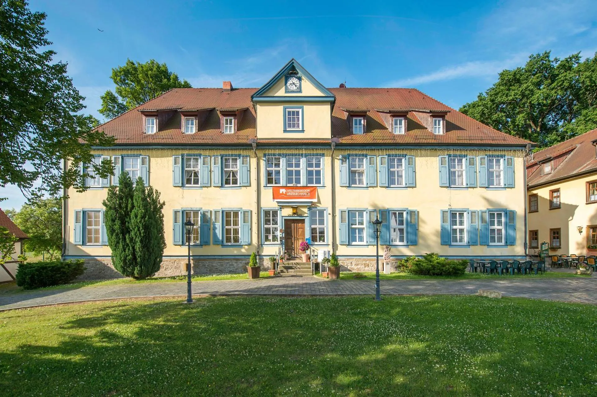 Dog Friendly Hotel $Behringen - $Hotel Zum Herrenhaus