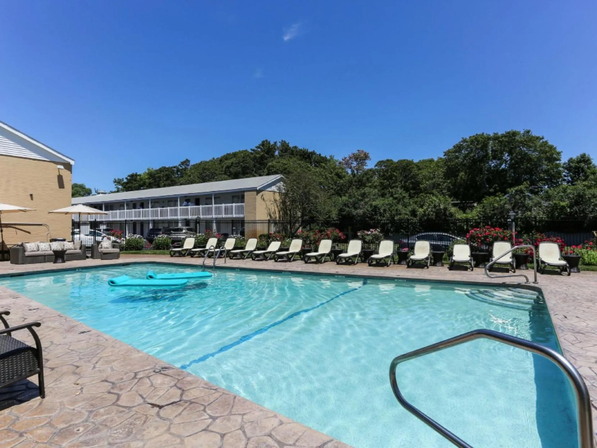 Dog Friendly Hotel $Provincetown - $Cape Colony Inn