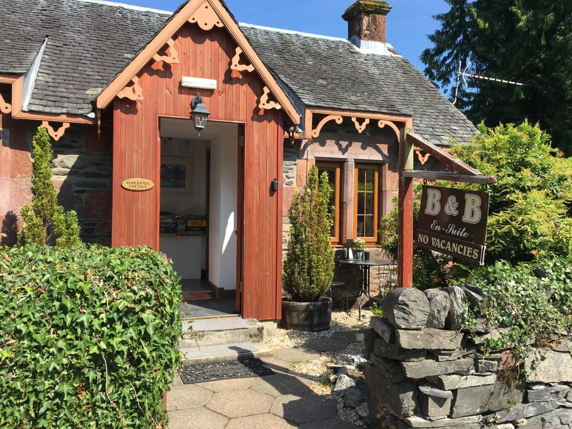 Dog Friendly Bed and breakfast $Luss - $Alderdale B&B
