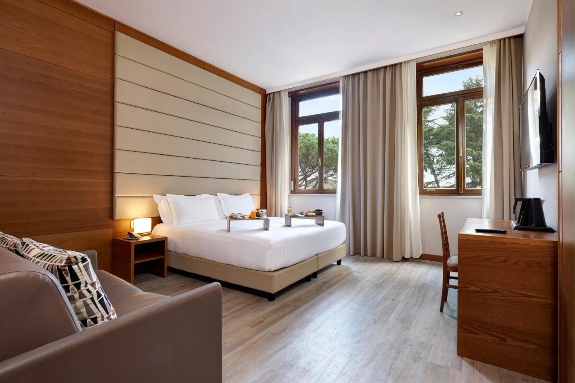 Dog Friendly Hotel $Rome - $Occidental Aurelia