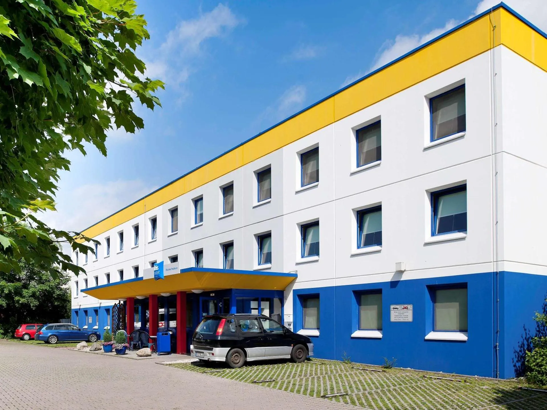 Dog Friendly Hotel $Putzbrunn - $ibis budget Muenchen Putzbrunn