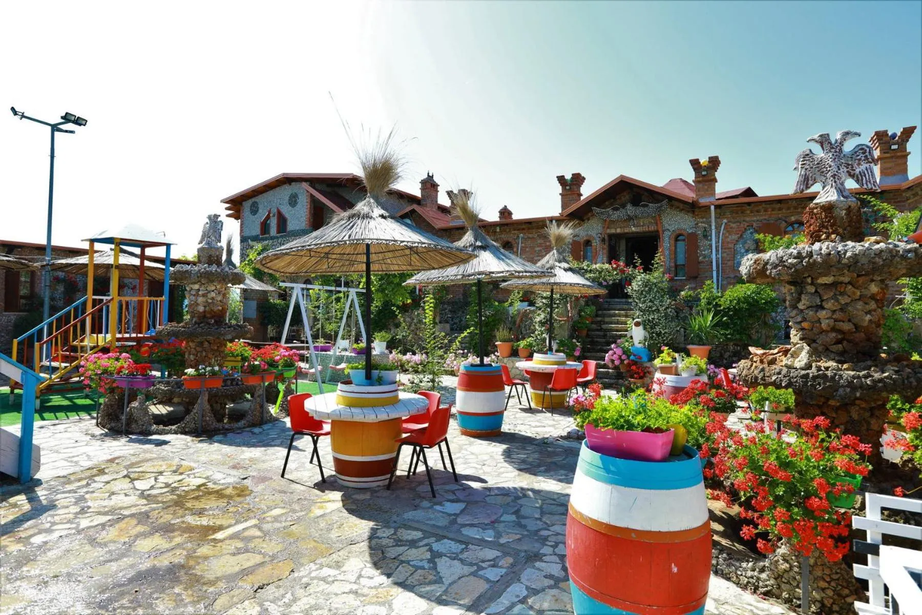 Dog Friendly Hotel $Shëngjin - $Keshtjella Syni Zi - Bujtine