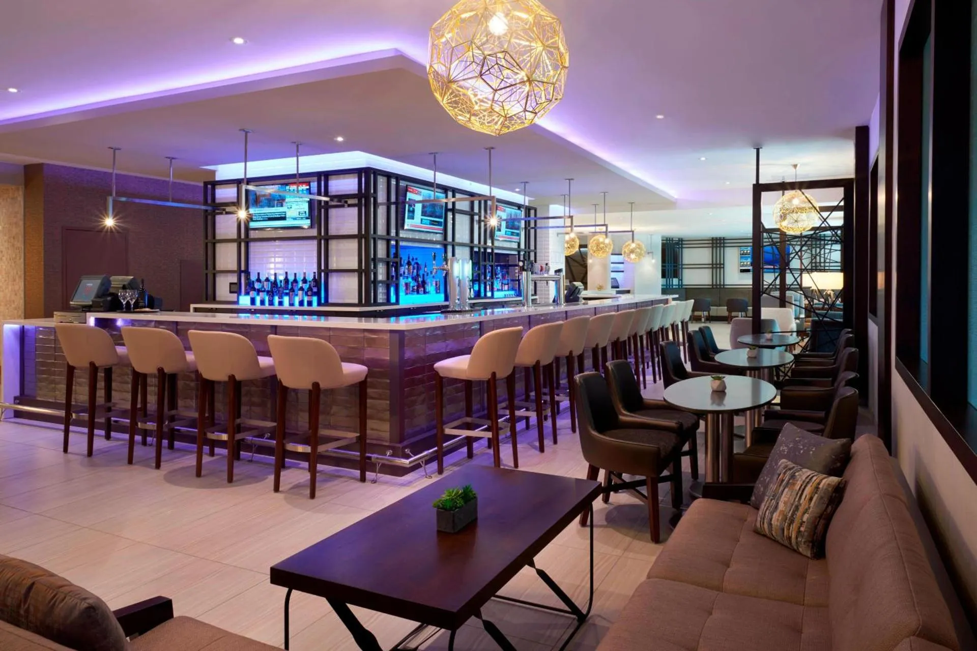 Dog Friendly Hotel $Toronto - $Toronto Airport Marriott Hotel