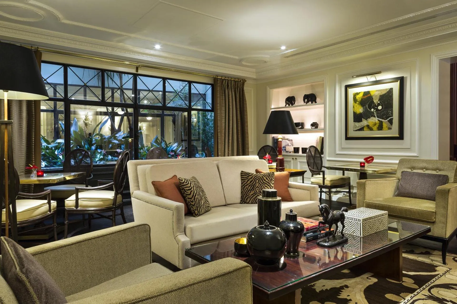 Dog Friendly Hotel $Paris - $Francois 1er