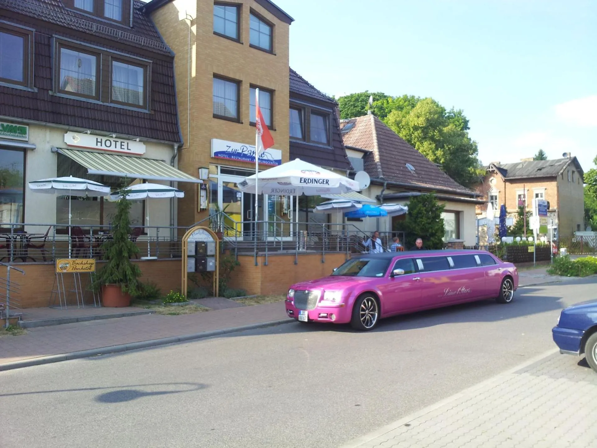 Dog Friendly Hotel $Panketal - $Hotel-Restaurant & Bowlingcenter "Zur Panke"