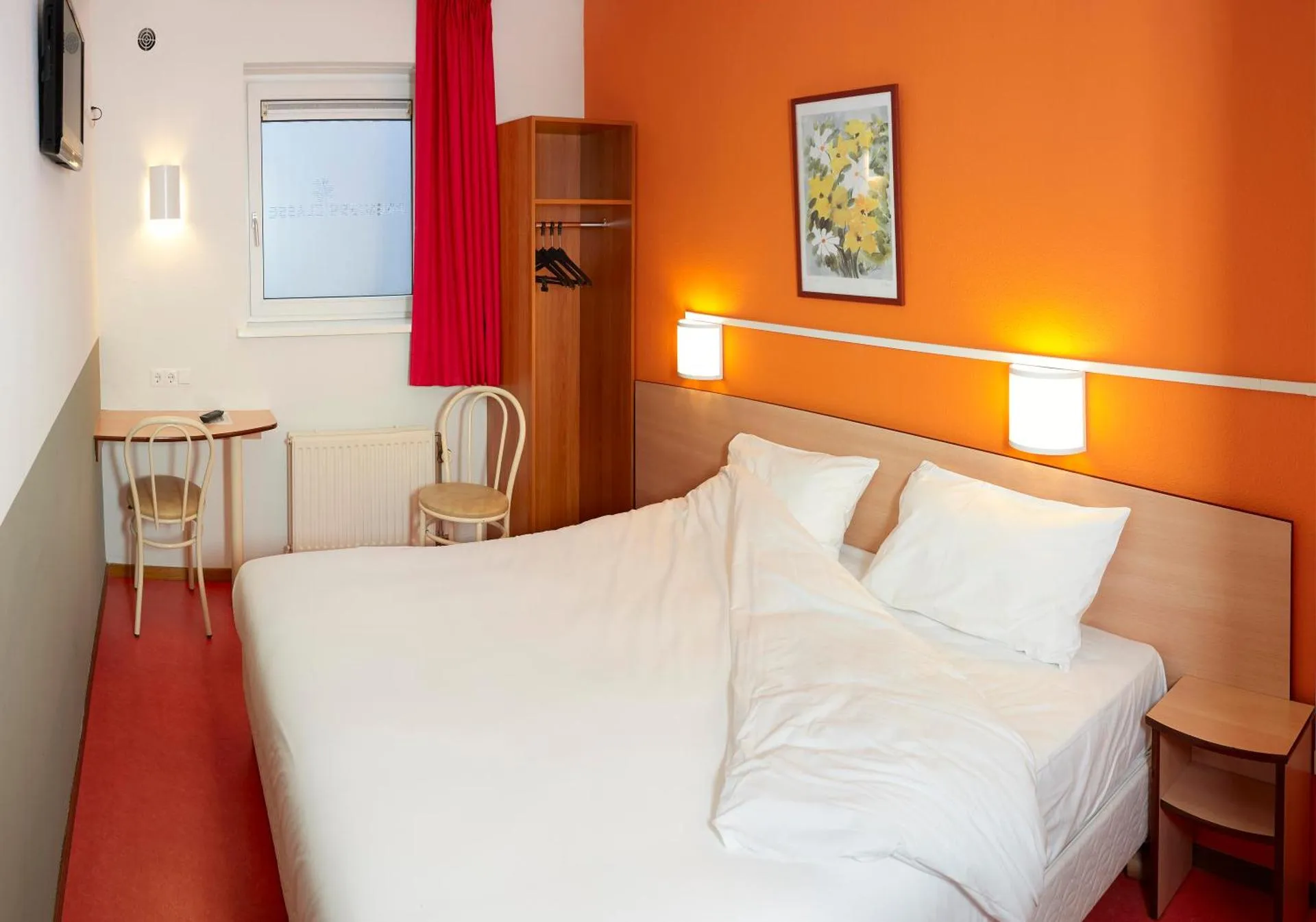 Dog Friendly Hotel $Breda - $Premiere Classe Hotel Breda