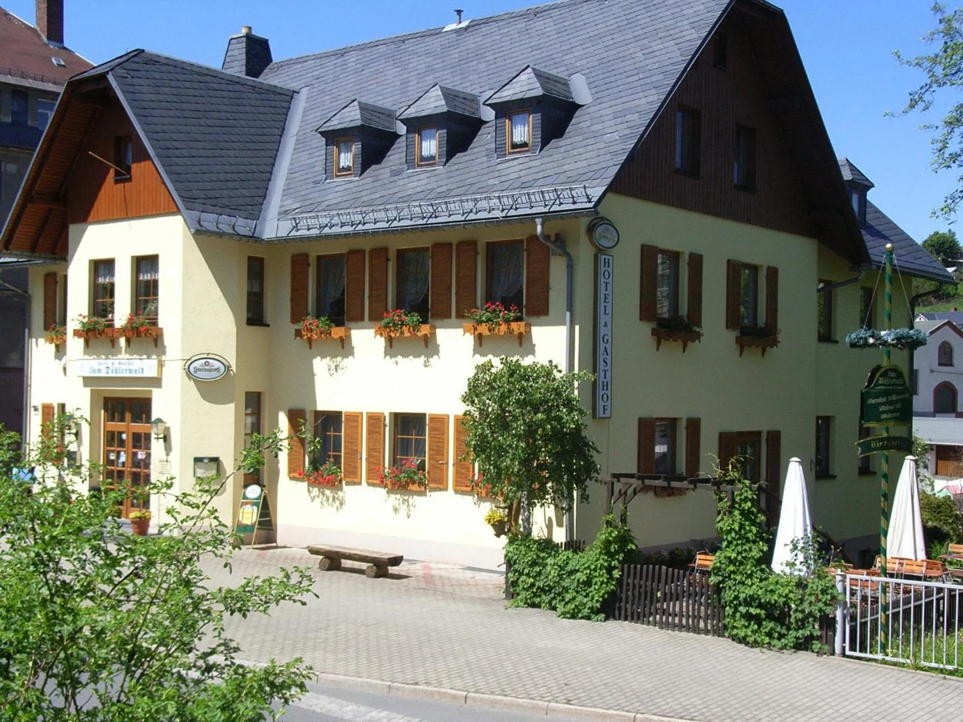 Dog Friendly Hotel $Klingenthal - $Gasthof zum Döhlerwald