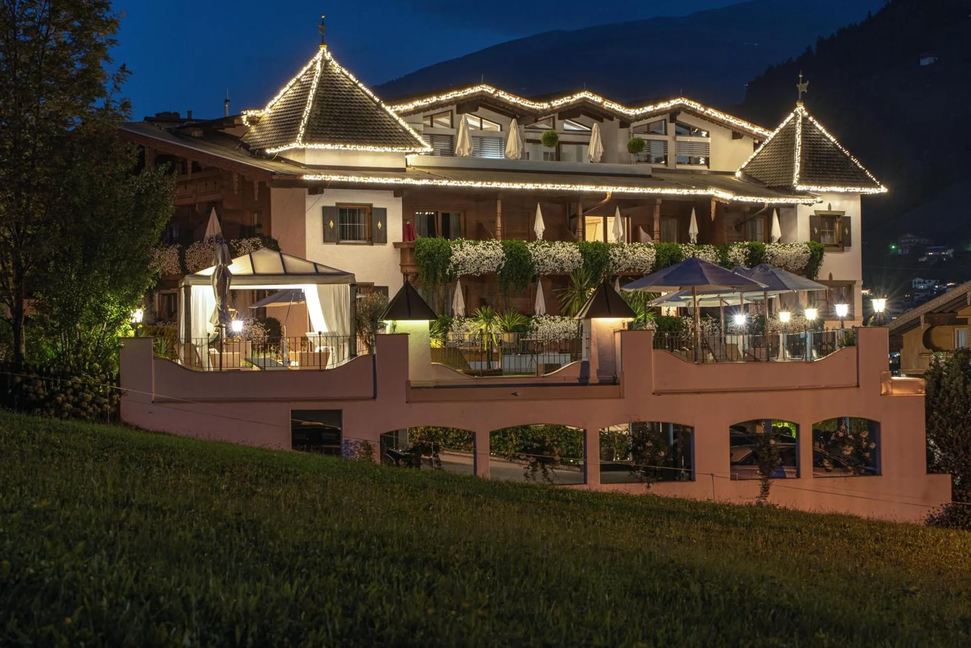 Dog Friendly Hotel $Hippach - $Romantik Hotel Alpenblick Ferienschlössl