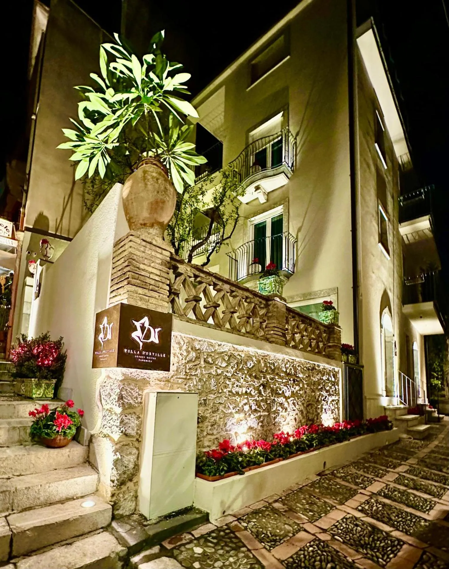 Dog Friendly Bed and breakfast $Taormina - $Villa D'Orville luxury suites Taormina
